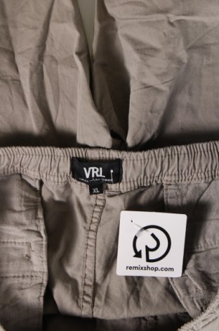 Мъжки къс панталон Viral Vibes, Размер XL, Цвят Сив, Цена 31,32 лв.
