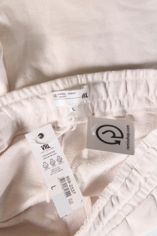 Pantaloni scurți de bărbați Viral Vibes, Mărime L, Culoare Ecru, Preț 190,79 Lei