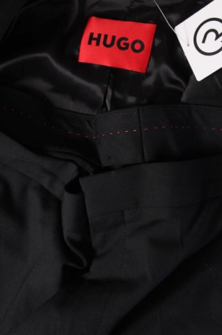 Мъжки костюм Hugo Boss, Размер L, Цвят Черен, Цена 619,00 лв.