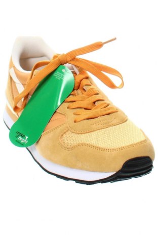 Мъжки обувки Diadora, Размер 42, Цвят Жълт, Цена 161,00 лв.