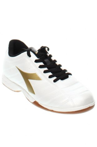 Мъжки обувки Diadora, Размер 39, Цвят Бял, Цена 99,82 лв.