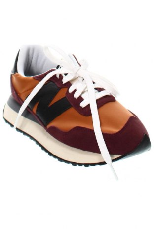 Férfi cipők
 New Balance, Méret 41, Szín Sokszínű, Ár 34 038 Ft