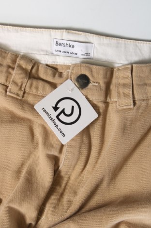 Pantaloni de bărbați Bershka, Mărime S, Culoare Bej, Preț 76,53 Lei