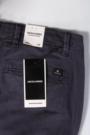 Pantaloni de bărbați Jack & Jones, Mărime M, Culoare Albastru, Preț 40,46 Lei