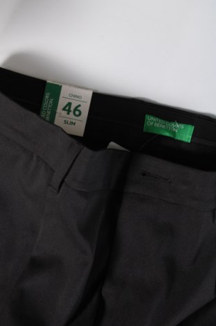 Męskie spodnie United Colors Of Benetton, Rozmiar M, Kolor Czarny, Cena 46,38 zł
