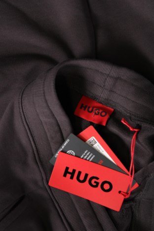 Мъжко спортно долнище Hugo Boss, Размер M, Цвят Сив, Цена 140,00 лв.