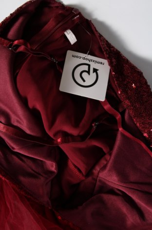 Šaty , Velikost L, Barva Červená, Cena  925,00 Kč