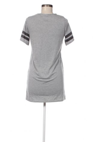 Kleid Boohoo, Größe XS, Farbe Grau, Preis 20,18 €