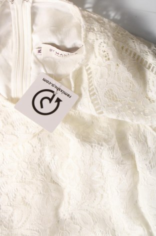 Kleid By Malina, Größe M, Farbe Weiß, Preis 115,00 €