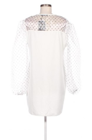 Kleid Pretty Little Thing, Größe XXL, Farbe Weiß, Preis 28,54 €