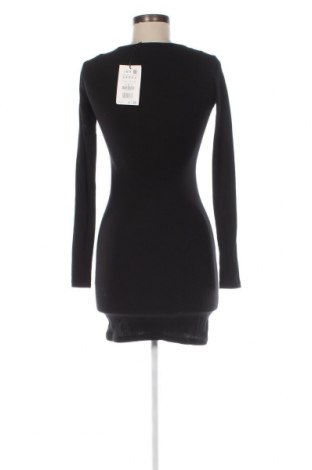 Φόρεμα Pull&Bear, Μέγεθος M, Χρώμα Μαύρο, Τιμή 9,48 €