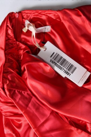 Sukienka Rinascimento, Rozmiar S, Kolor Czerwony, Cena 690,35 zł