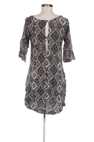 Šaty  SHY, Velikost M, Barva Vícebarevné, Cena  113,00 Kč