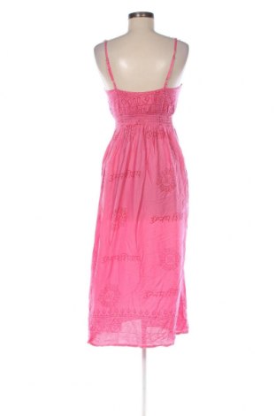 Φόρεμα Urban Outfitters, Μέγεθος M, Χρώμα Ρόζ , Τιμή 52,58 €