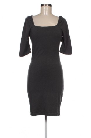 Kleid Vero Moda, Größe M, Farbe Grau, Preis 7,48 €