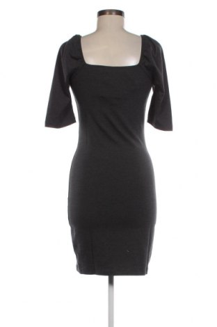 Kleid Vero Moda, Größe M, Farbe Grau, Preis € 4,49