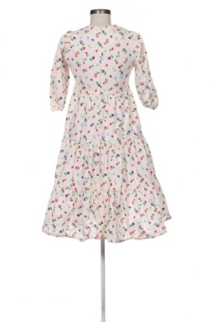 Kleid Xside, Größe S, Farbe Weiß, Preis 17,90 €