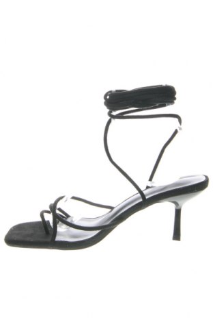 Sandale Pretty Little Thing, Mărime 39, Culoare Negru, Preț 203,95 Lei