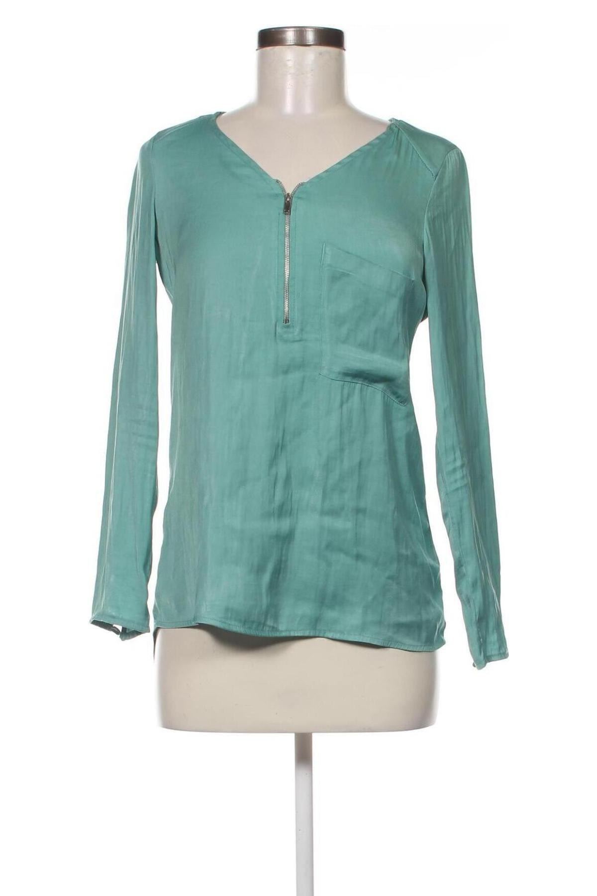 Damen Shirt Bershka, Größe S, Farbe Grün, Preis € 1,99