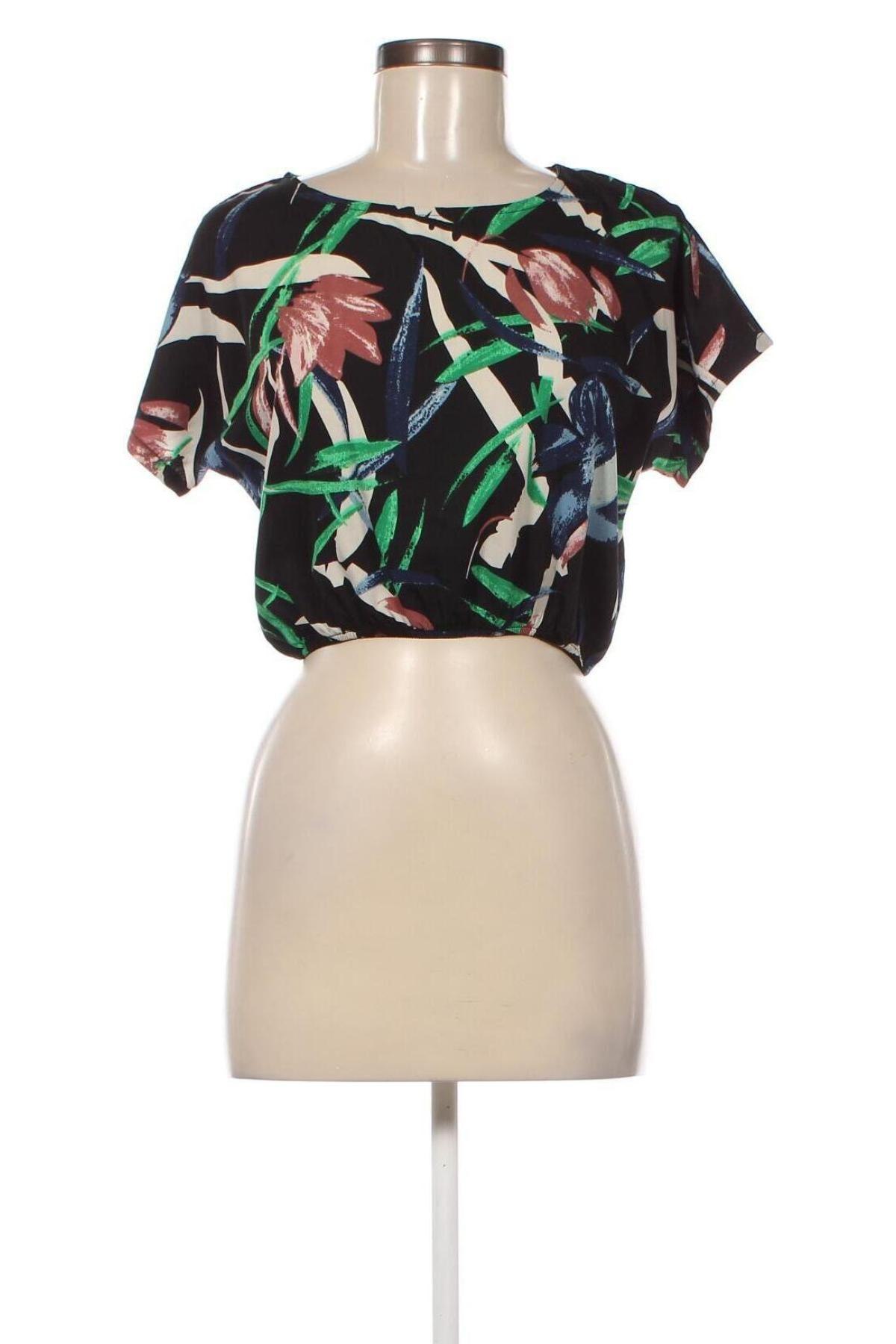 Γυναικεία μπλούζα Boohoo, Μέγεθος S, Χρώμα Πολύχρωμο, Τιμή 9,62 €