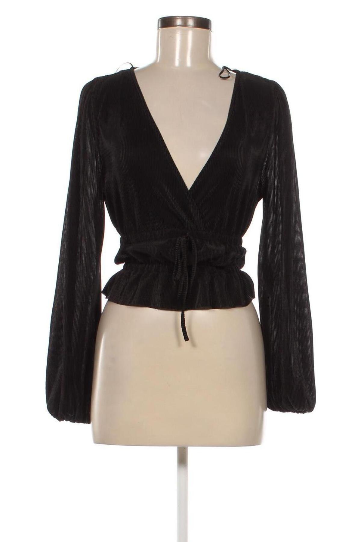 Дамска блуза Pull&Bear, Размер M, Цвят Черен, Цена 4,89 лв.