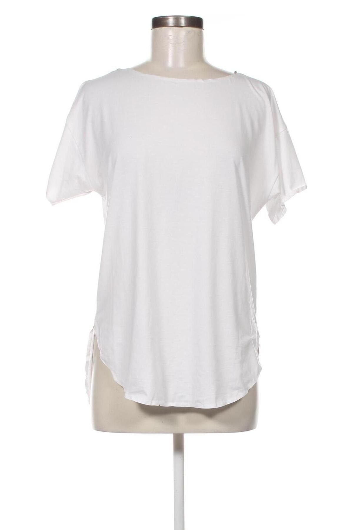 Дамска тениска Uniqlo, Размер M, Цвят Бял, Цена 11,00 лв.