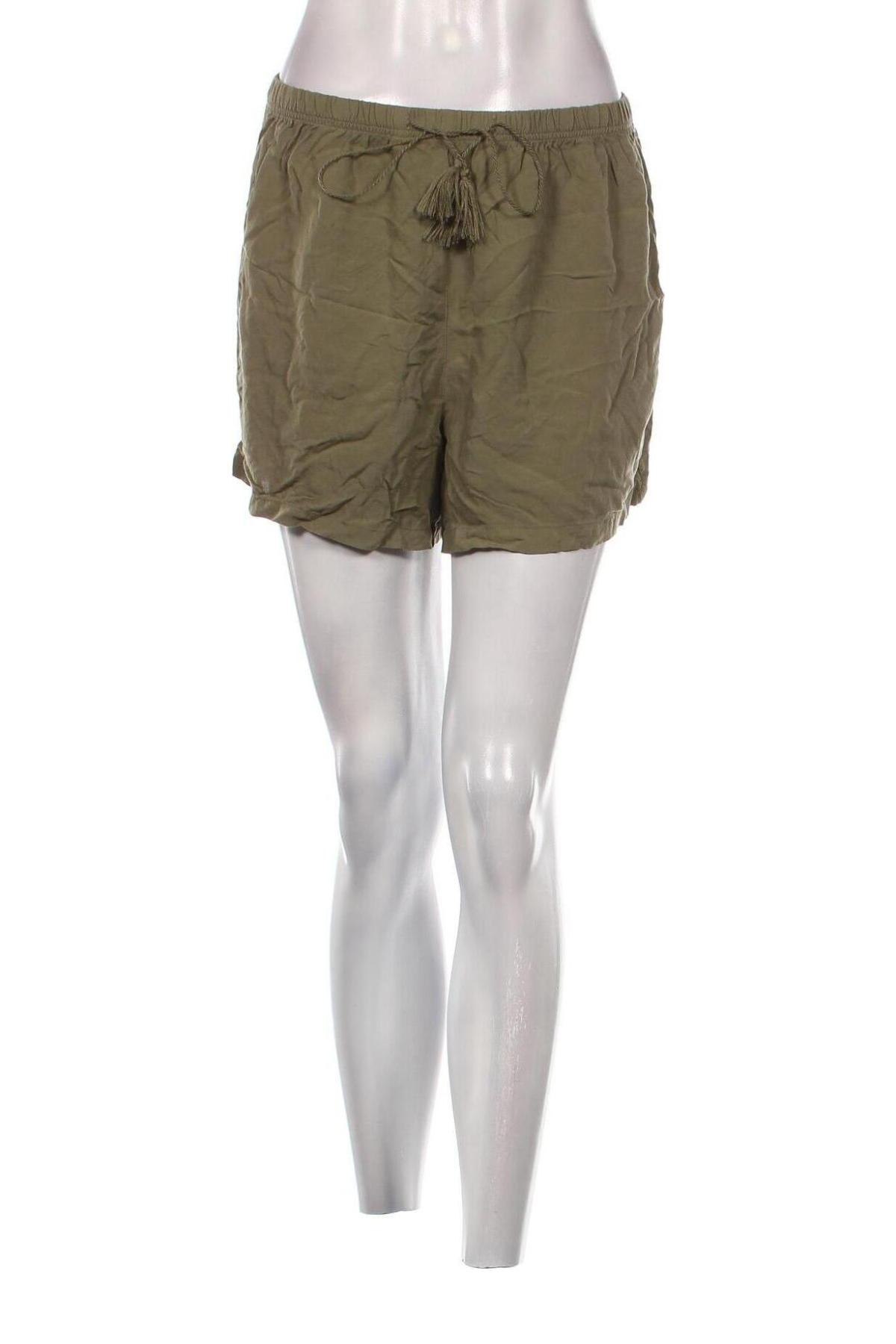 Дамски къс панталон Bik Bok, Размер M, Цвят Зелен, Цена 7,60 лв.