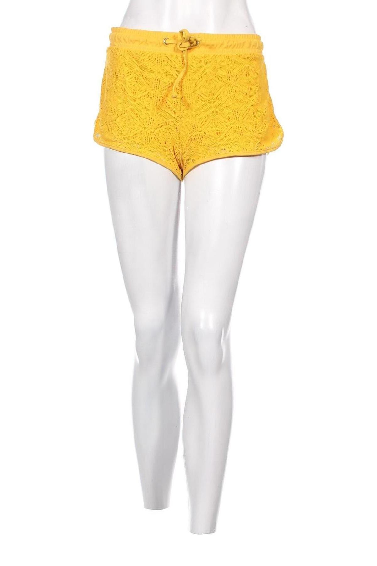 Дамски къс панталон Colours Of The World, Размер L, Цвят Жълт, Цена 7,60 лв.