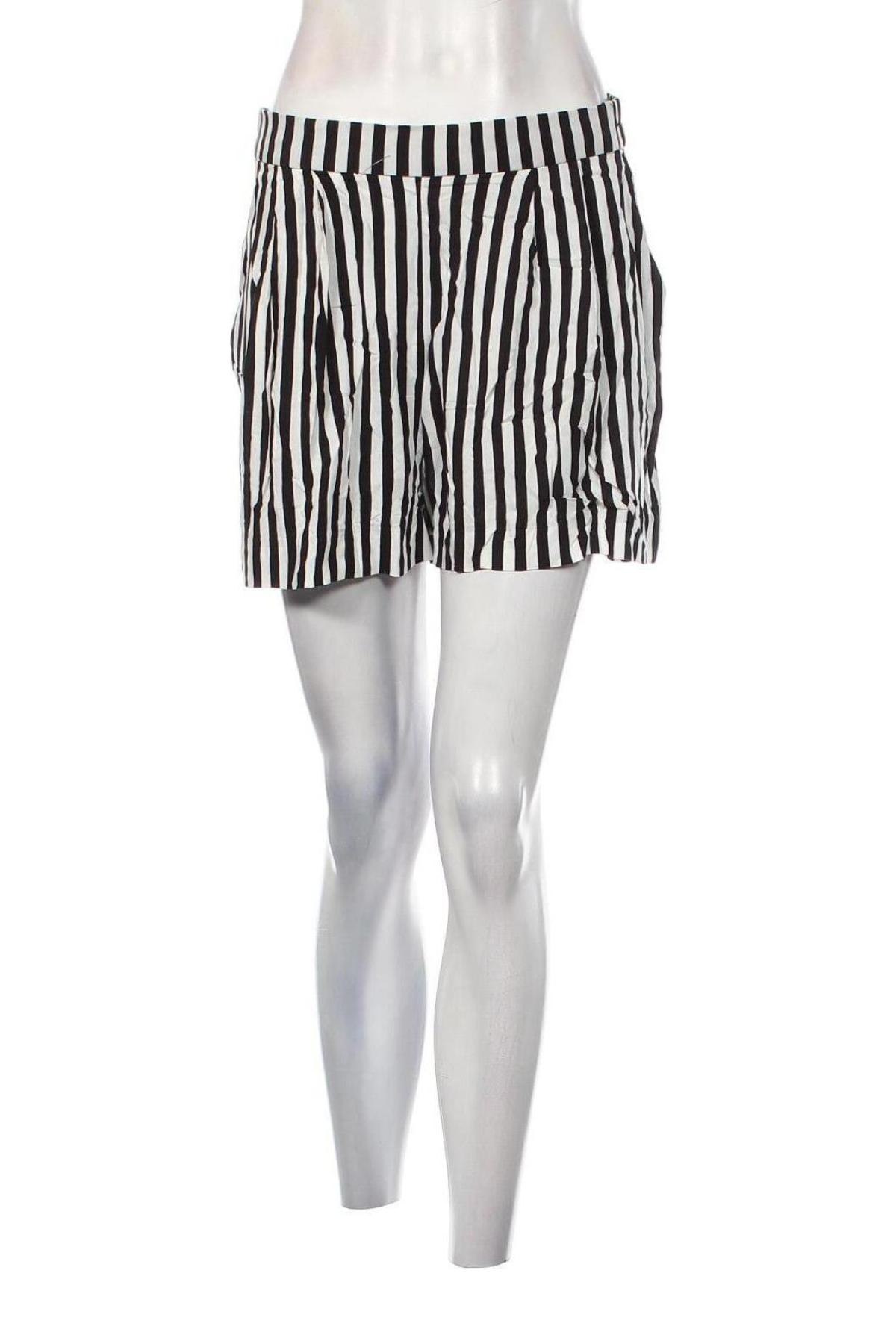 Дамски къс панталон H&M, Размер M, Цвят Многоцветен, Цена 7,98 лв.