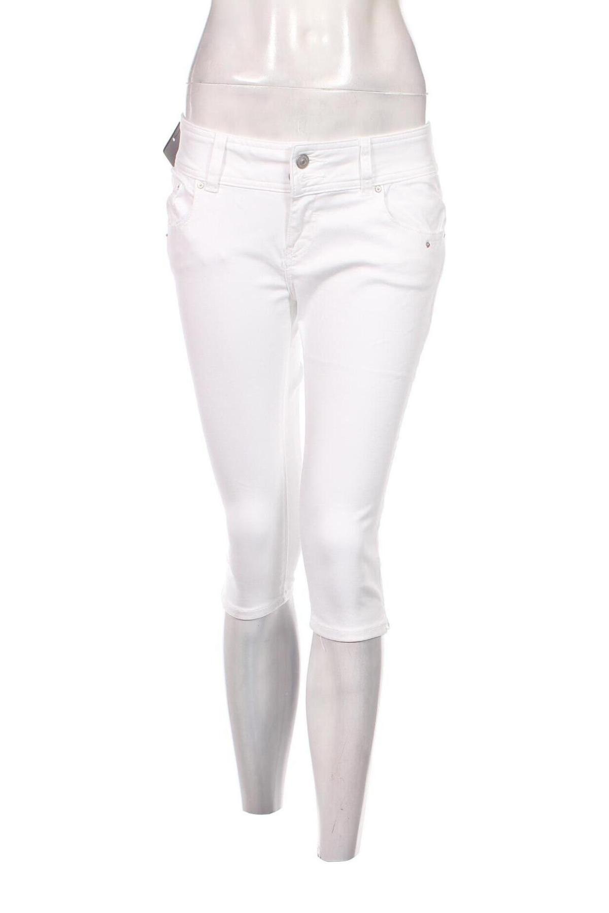 Дамски къс панталон Ltb, Размер M, Цвят Бял, Цена 26,64 лв.