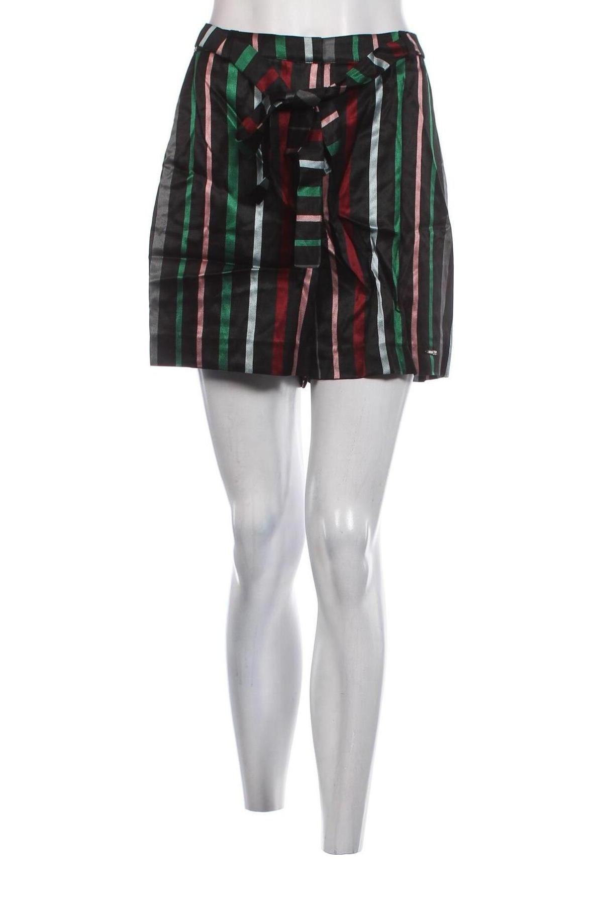 Γυναικείο κοντό παντελόνι Ted Baker, Μέγεθος M, Χρώμα Μαύρο, Τιμή 8,29 €