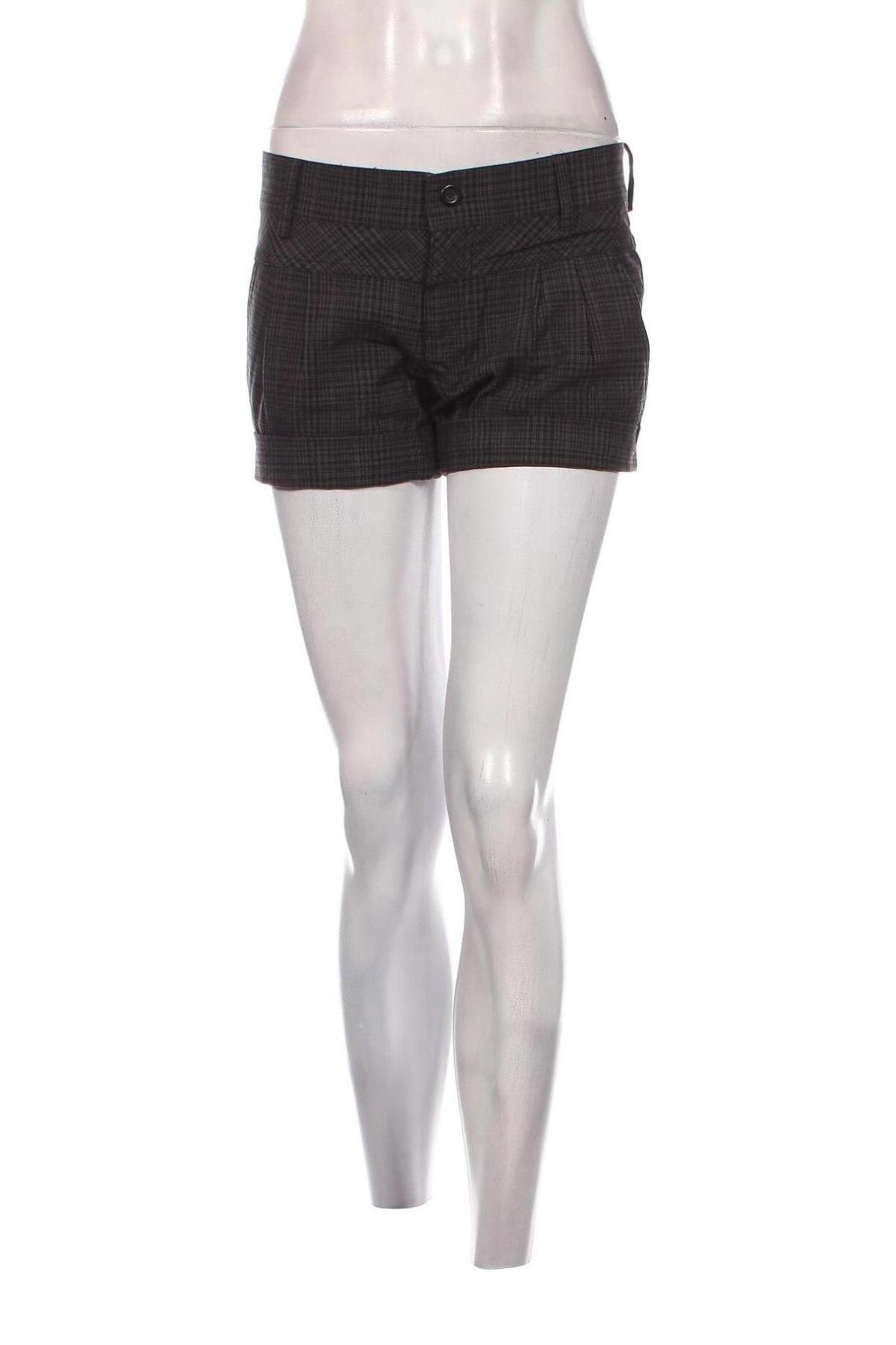 Дамски къс панталон Zara, Размер S, Цвят Многоцветен, Цена 15,00 лв.