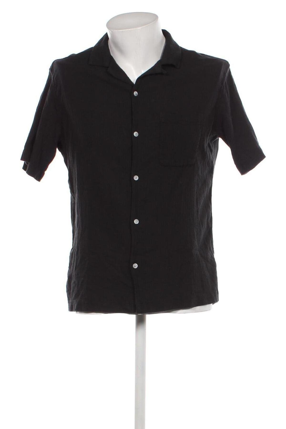 Мъжка риза Urban Outfitters, Размер XS, Цвят Черен, Цена 72,00 лв.