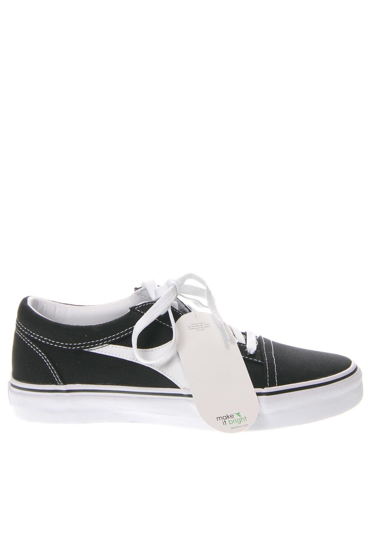 Мъжки обувки Diadora, Размер 44, Цвят Черен, Цена 94,99 лв.