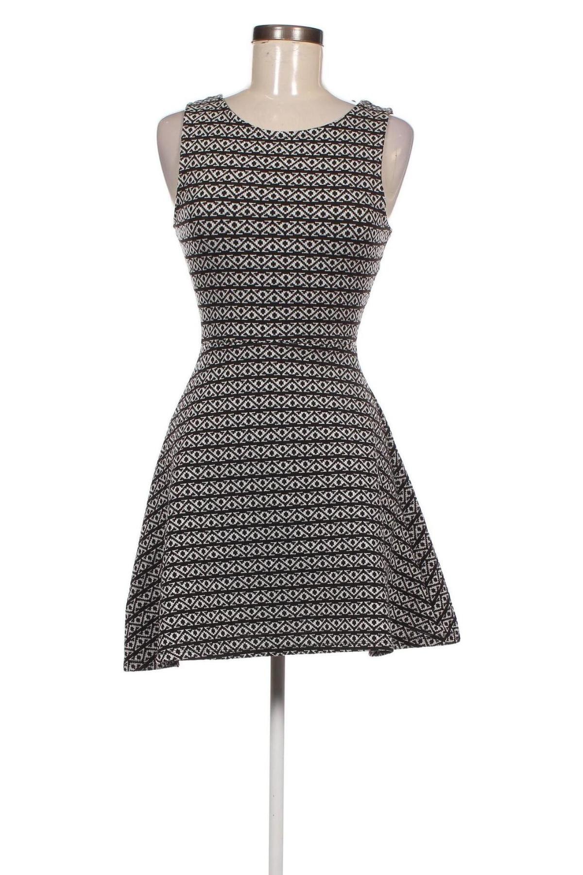 Kleid Pull&Bear, Größe M, Farbe Mehrfarbig, Preis € 3,43