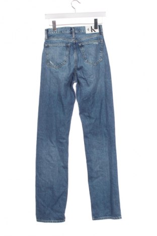 Дамски дънки Calvin Klein Jeans, Размер XS, Цвят Син, Цена 119,99 лв.