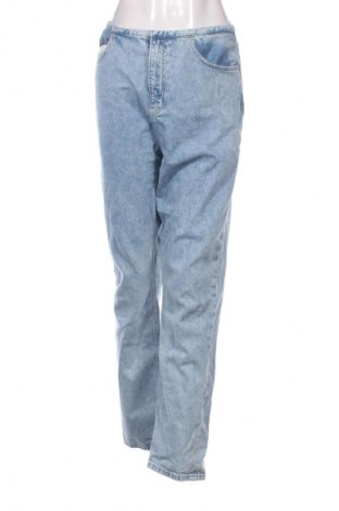 Дамски дънки Calvin Klein Jeans, Размер L, Цвят Син, Цена 167,99 лв.