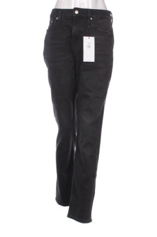 Дамски дънки Calvin Klein Jeans, Размер M, Цвят Черен, Цена 167,99 лв.