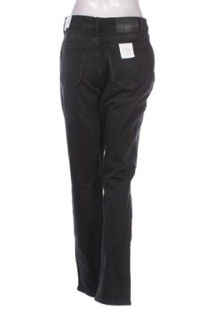 Дамски дънки Calvin Klein Jeans, Размер M, Цвят Черен, Цена 167,99 лв.