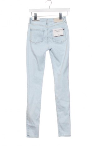 Dámske džínsy  Tommy Hilfiger, Veľkosť S, Farba Modrá, Cena  76,95 €