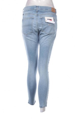 Дамски дънки Tommy Jeans, Размер L, Цвят Син, Цена 184,99 лв.