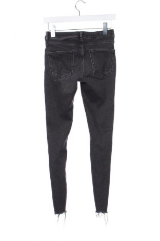 Blugi de femei Zara, Mărime M, Culoare Negru, Preț 27,99 Lei