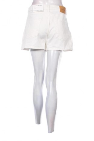 Damskie szorty Calvin Klein Jeans, Rozmiar L, Kolor ecru, Cena 378,99 zł