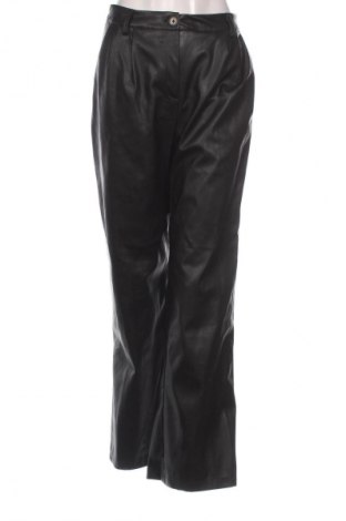 Pantaloni de femei Bershka, Mărime S, Culoare Negru, Preț 30,99 Lei