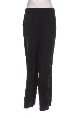 Piżama
 Calvin Klein, Rozmiar M, Kolor Czarny, Cena 378,99 zł