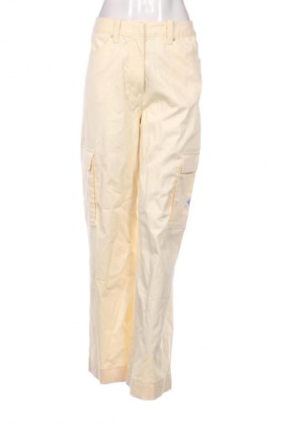 Női nadrág Calvin Klein Jeans, Méret M, Szín Ekrü
, Ár 14 549 Ft