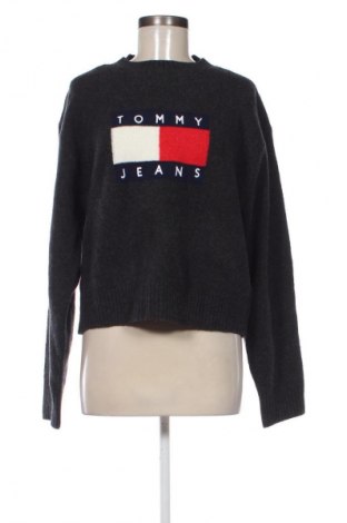Дамски пуловер Tommy Jeans, Размер M, Цвят Сив, Цена 204,99 лв.