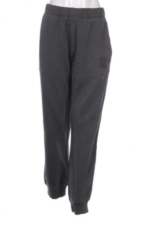 Damen Sporthose Calvin Klein, Größe L, Farbe Grau, Preis 127,99 €