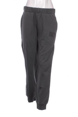 Dámské tepláky Calvin Klein Jeans, Velikost S, Barva Šedá, Cena  1 329,00 Kč