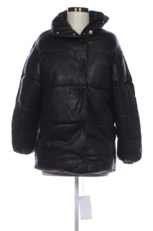 Γυναικείο μπουφάν Bershka, Μέγεθος XS, Χρώμα Μαύρο, Τιμή 30,99 €